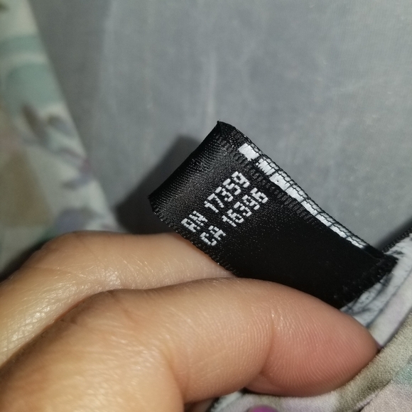 Linda Allard for Ellen Tracy silk flloral top - Picture 6 of 13